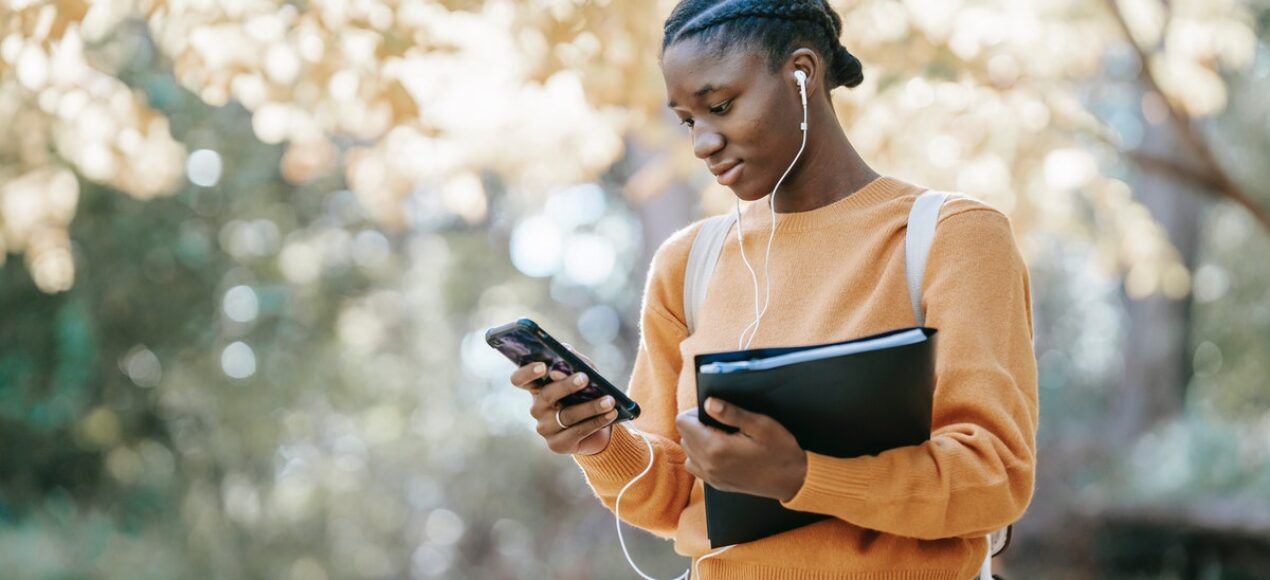 Doomscrolling: What it is and Why it's Harmful to Your Mental Health (Demo)